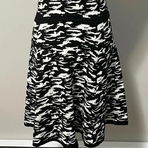 Milly Fit Flare Sleeveless Knit Dress - Picture 4 of 15